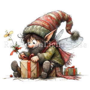 Op de afbeelding: Een fantasievolle kerst elf met een rood-wit gestreepte muts, bruin haar en fee&euml;nvleugels knoopt een rood lint om een ​​bruine cadeaudoos. De elf draagt ​​een groene jas, een rode sjaal en gestreepte kousen.