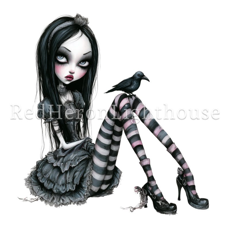 Pode incluir: Ilustra&ccedil;&atilde;o de uma boneca g&oacute;tica com cabelo longo preto, vestida com um vestido escuro e meias listradas. Um corvo preto est&aacute; sentado na perna da boneca. A boneca est&aacute; usando saltos altos pretos. A imagem tem um fundo branco.