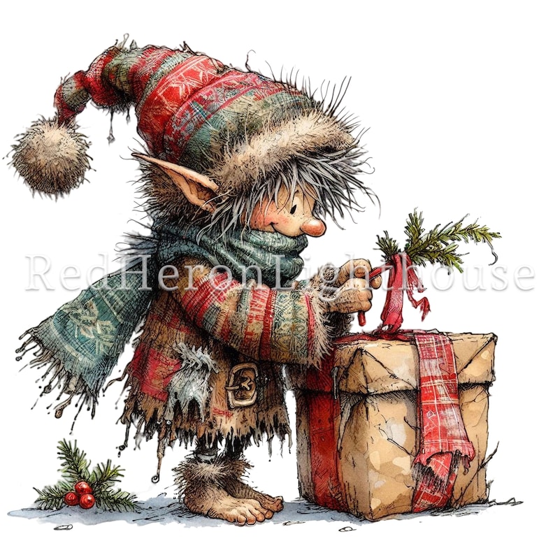 Op de afbeelding: Een klein, harig, elf-achtig wezen dat een rood-witte muts, een blauwe sjaal en een rood-witte gestreepte trui draagt, bindt een rood lint om een ​​bruine cadeaudoos met een rood-wit geruit lint. De elf houdt een klein groen dennentakje in zijn hand.