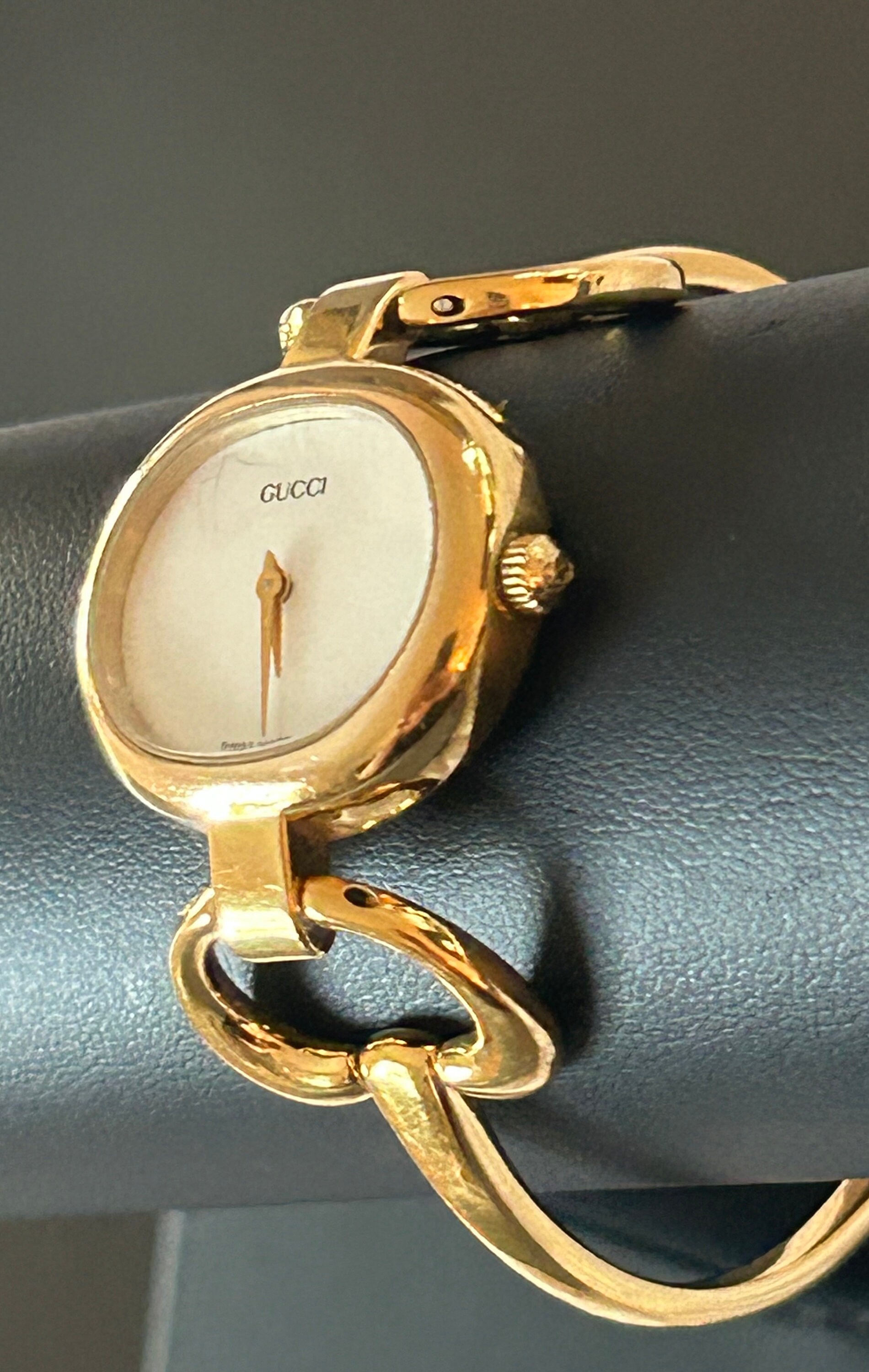 Gucci watch 1600 series top