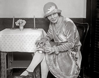 Flask Hidden in Garter, 1926. Digital Photo Download. Vintage Black & White Photograph. Prohibition, Bootleg, Moonshine, 1920.