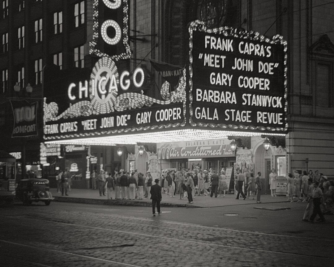 The Chicago Theater at Night 1941. Vintage Photo Reproduction - Etsy