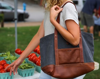 Personalized Fine Leather Clutch With Insert - The Moriah - Holtz Leather