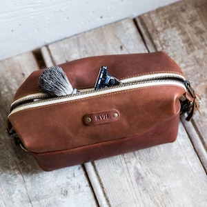 Personalized Leather Groomsmen Gift Bag-Mens Toiletry Bag-Cosmetic Bag-Self Care-Bathroom Accessories-Christmas Gift-The Dopp Bag