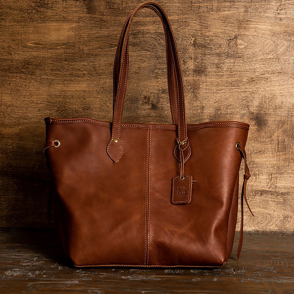 Christmas - Designer Tote Bags — Women's Leather Goods