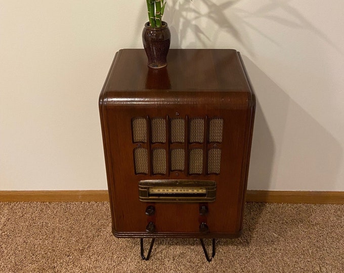 Vintage Radio on Cast Iron Hairpin Legs Etsy