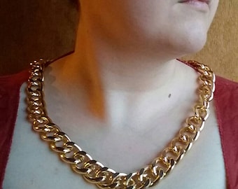 Von Cranach Malerei inspirierte Kette