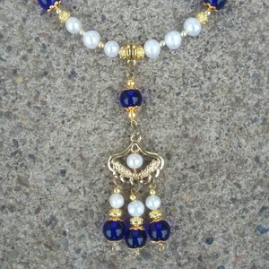 Kobalt Glas, Perle und Gold Halskette
