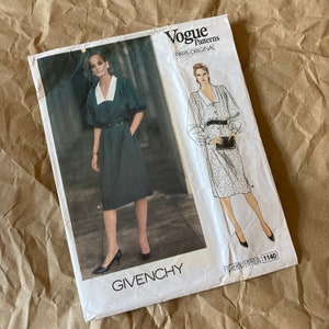 VINTAGE VOGUE GIVENCHY Sukienka z lat 70./80. o luźnym kroju z kontrastowym kołnierzykiem, wzór do szycia nr 1140, rozmiar 12