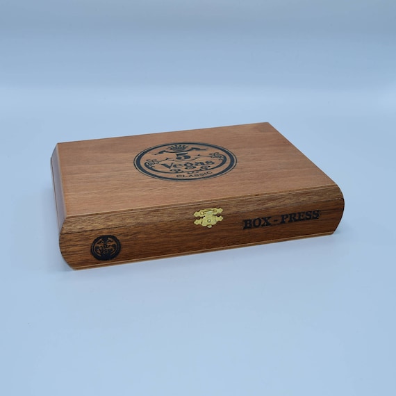 40 Vegas Cigar Box Wooden Box Tobacco Box Stash Box Storage Etsy Delectable How To Decorate Wooden Boxes 40 Vegas Cigar Box Wooden Box Tobacco Box Stash Box Storage Etsy Delectable How To Decorate Wooden Boxes