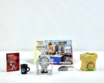 rama　ＳＮＯＯＰＹＣＯＦＦＥＥ ＲＯＡＳＴＥＲＹ＆ＣＡＦÉ ＢＯＸ Peanuts Snoopy Coffee Roastery & Cafe Boxed Set of 8 Diorama