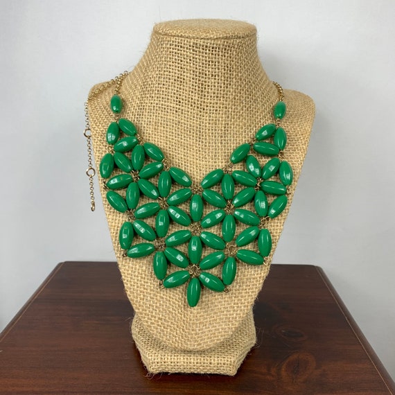 Vintage Green Plastic Bead & Gold 'Crocheted' Sta… - image 2