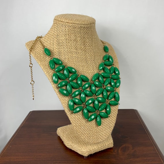 Vintage Green Plastic Bead & Gold 'Crocheted' Sta… - image 3