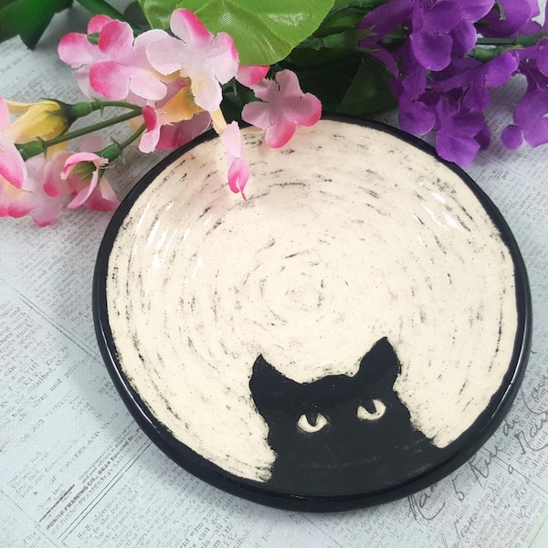 Peeking cat black and white ceramic dish, pottery cat, jewelry dish, sgraffito pottery, cat ceramic bowl, cat lover gift, anniversary gift,