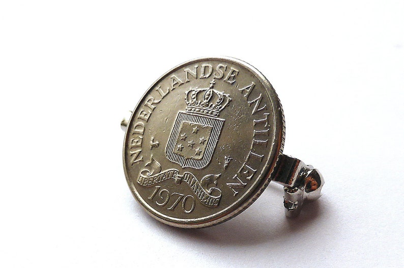 Gift for him or her Dutch Antilles Coin pin Accessory Clothing accessory Vintage 1970 coin brooch Pin Coin Netherlands Vintage pin