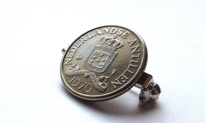Gift for him or her Dutch Antilles Coin pin Accessory Clothing accessory Vintage 1970 coin brooch Pin Coin Netherlands Vintage pin