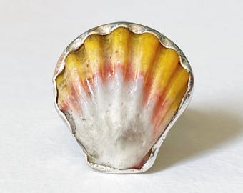 Hawaiian sunrise shell ring // size 6.5