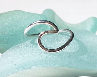 The original wave ring!! Sterling silver // SIZE 7