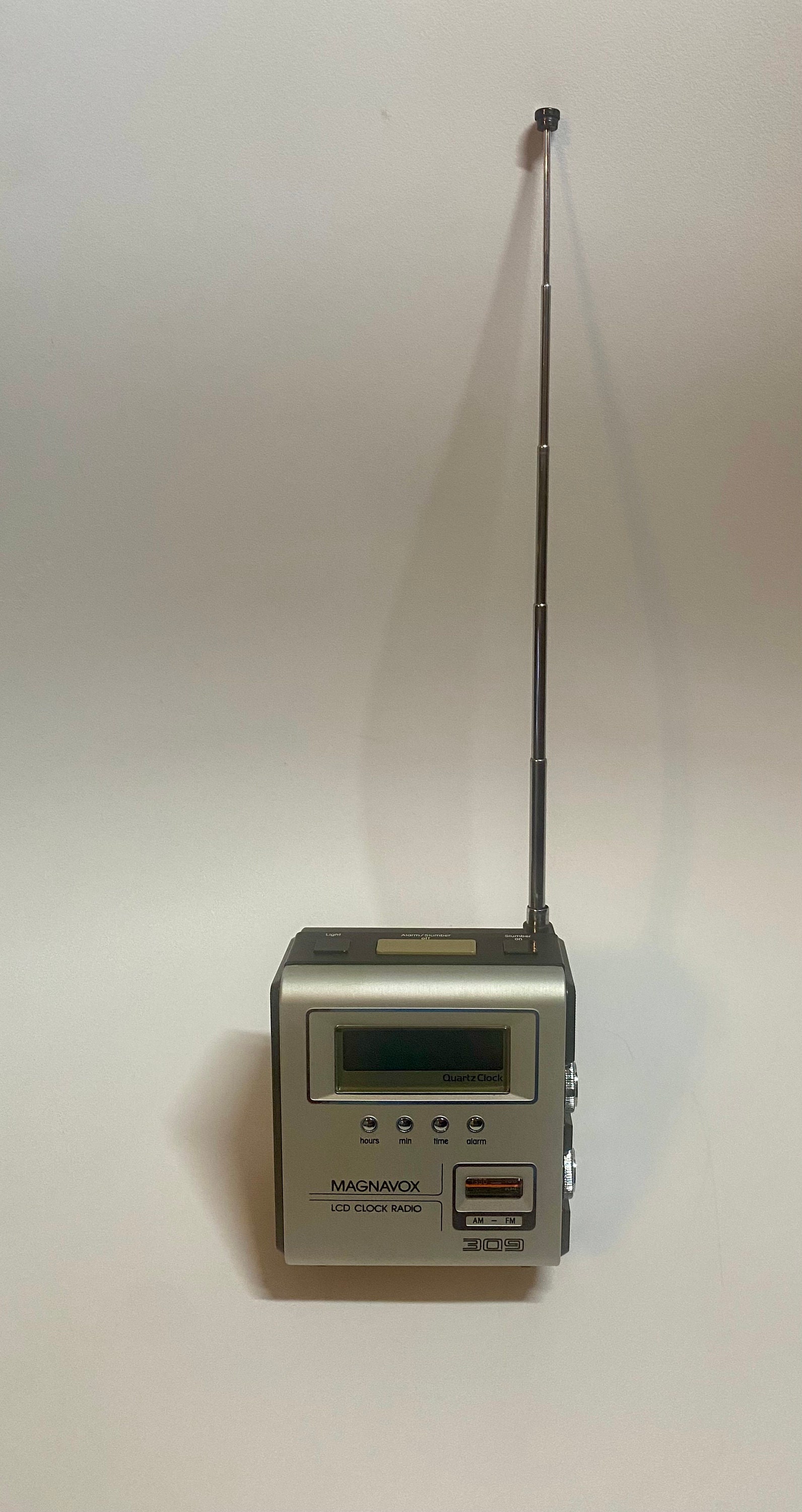 Vintage 1970s/1980s Magnavox Radio Chronometer With Leather Vintage 1970s/1980s Magnavox Radio Chronometer With Leather