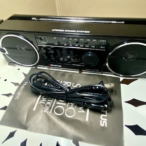 Vintage mini boom box / Spartus AM/FM Stereo Radio / 1980s / 1990s