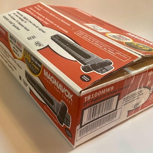 Magnavox DTV digital to analog TV converter / vintage electronics / 2000s