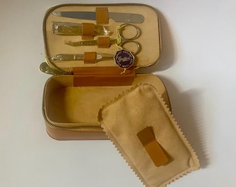 Griffon vintage travel manicure kit / vintage leather grooming kit for men / men’s toiletries / 1940s