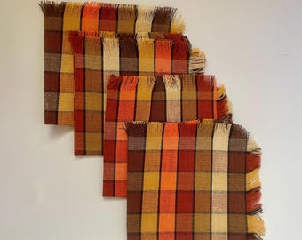 1970s Vintage Set of 4 Linen Checkerboard Napkins & Set of 2 Placemats / retro serving /retro cloth napkins / vintage placemats / earthtones