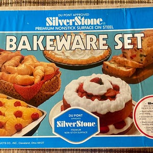 5 Piece Vintage Bakeware Set / Silver stone nonstick surface / unopened / vintage kitchen / 1970s