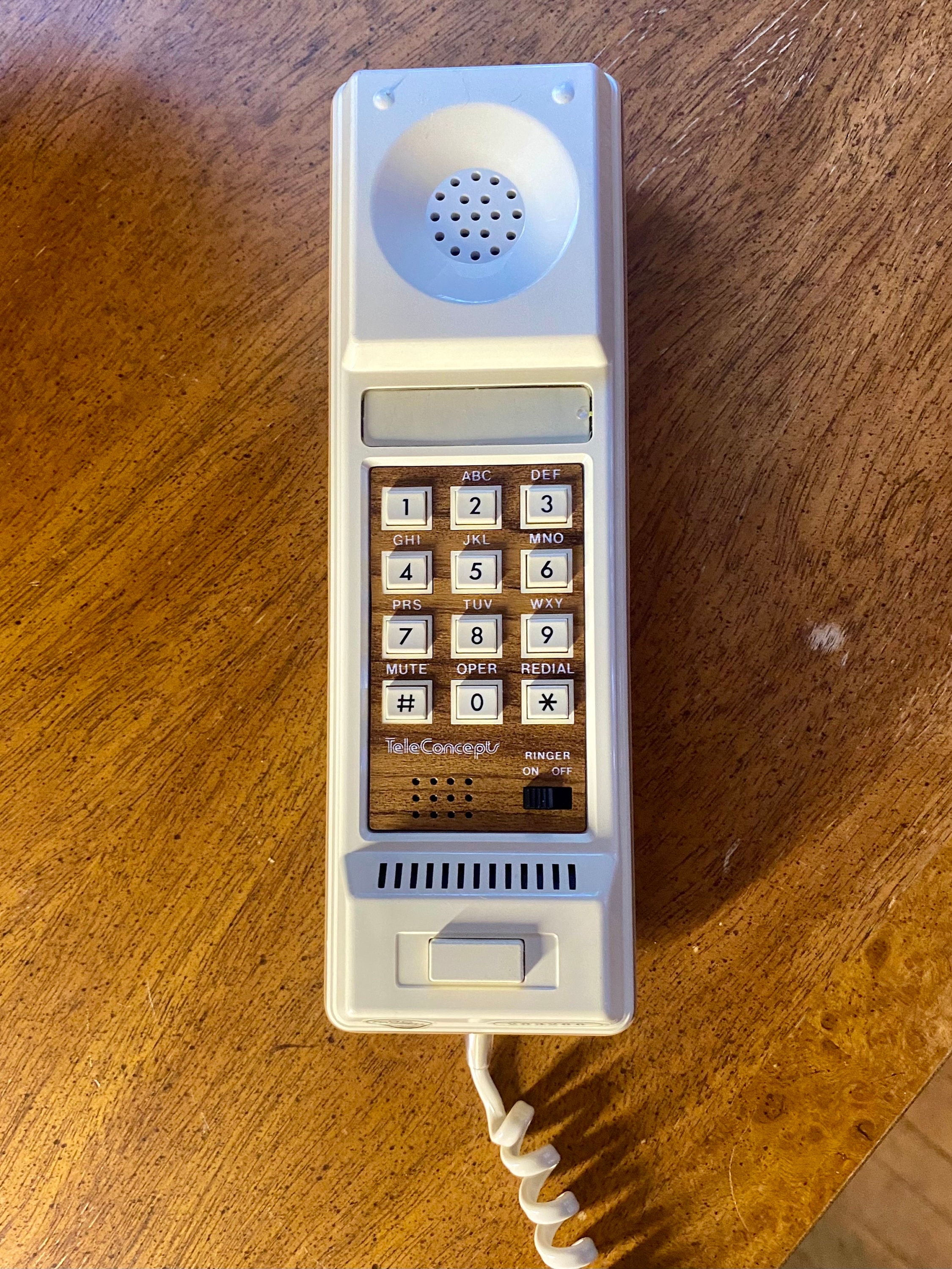 Vintage 1980s Teleconcepts One Piece Pulse Telephone / Corded