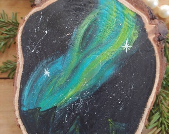 Northern Lights Wood Slice Painting: Celestial Aurora Borealis Art