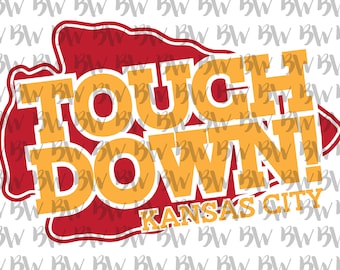 Może przedstawiać: Grafika w kolorze czerwonym i żółtym z napisem "TOUCHDOWN! KANSAS CITY" w pogrubionym, białym obramowaniu.