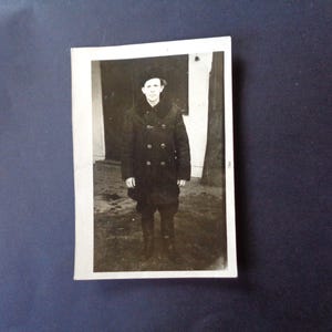 Photographie d'Autriche vintage des années 1960 - Homme en uniforme d'hiver