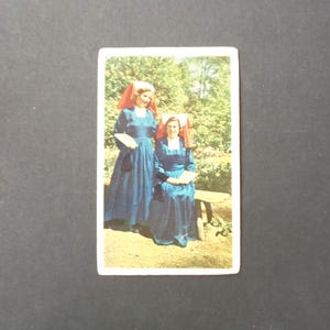 Carte postale hollandaise vintage des années 50 - Femmes en vêtements traditionnels