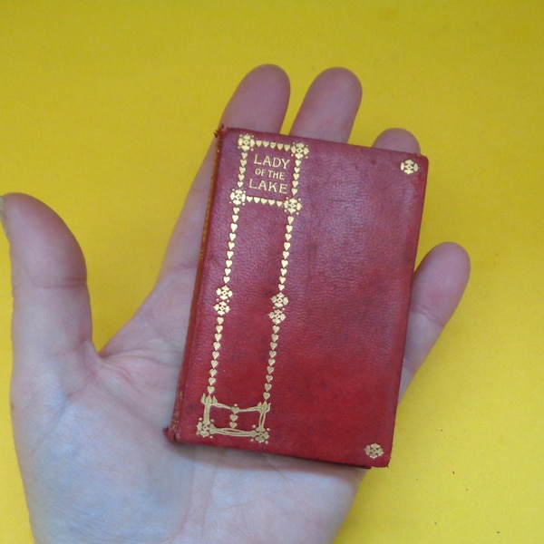 Libro miniatura antiguo en piel - La dama del lago, de Sir Walter Scott - David Bryce