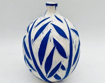 Porslinsvas, vitblå vas, keramikdekor, värdinnapresent, keramikpresent, vaspresent, present till nytt hem för par, inflyttningspresent för par