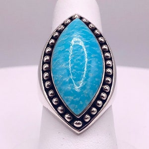 Vintage Sterling Silver and Turquoise Ring Size 8