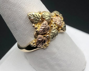 Stunning Vintage Landstrom 10K Black Hills Gold Ring in Grape and Leaf Motif - SIZE 10 - HEAVY