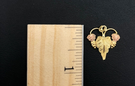 Vintage 12K Yellow and Pink Gold Pendant in Grape… - image 3