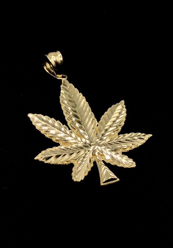 10K Gold Marijuana Leaf Pendant - Cannabis - Vint… - image 2