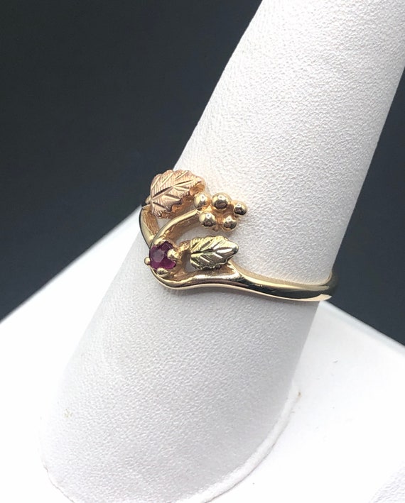 Vintage 10K Black Hills Gold and Garnet Ring in G… - image 3