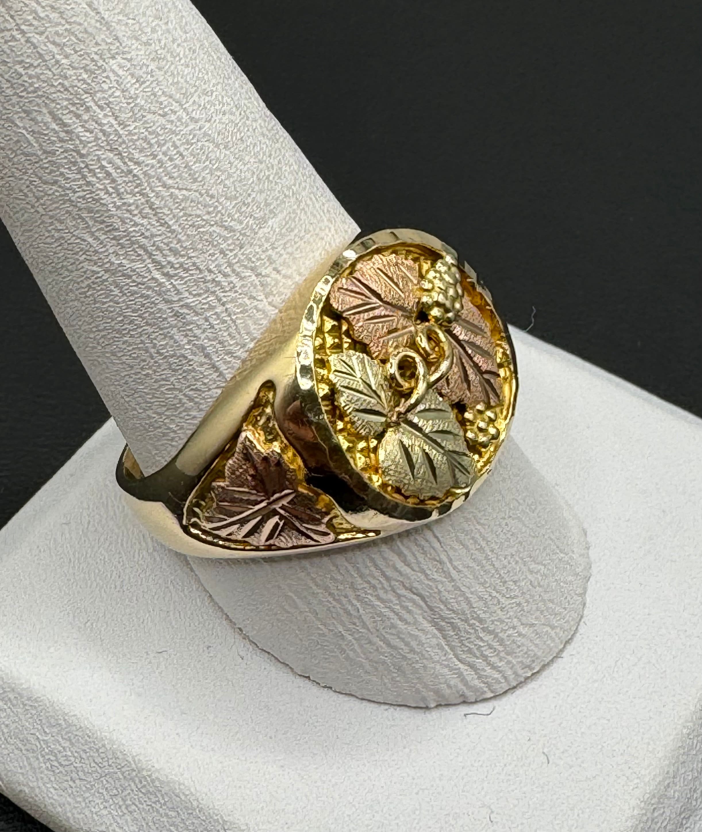10K Black Hills Gold Ring - SIZE 11 - Landstrom - Vintage 10K Black Hills Gold Ring - SIZE 11 - Landstrom - Vintage