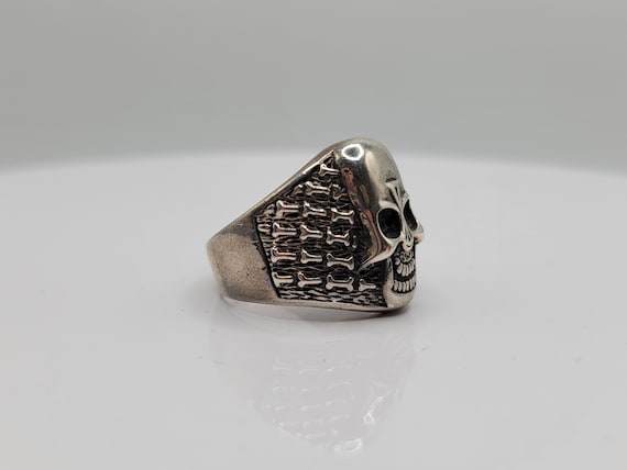 Vintage Sterling Silver Skull & Bones Ring - image 2