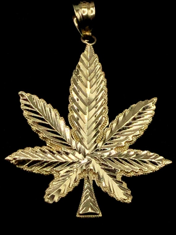 10K Gold Marijuana Leaf Pendant - Cannabis - Vint… - image 1