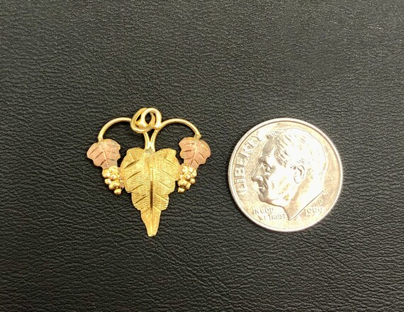 Vintage 12K Yellow and Pink Gold Pendant in Grape… - image 2