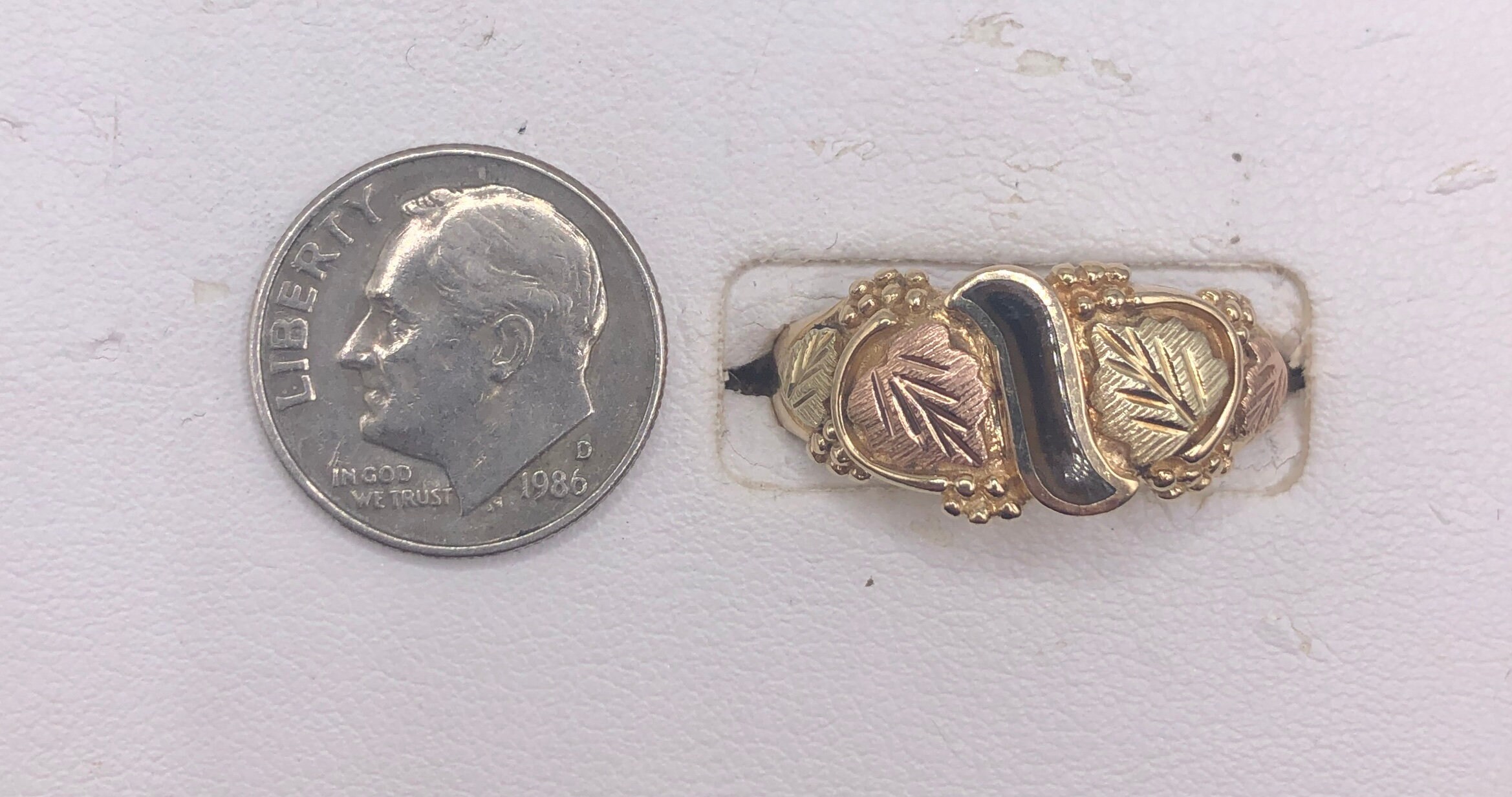 Vintage South Dakota Gold Company 10K Black Hills Gold Ring