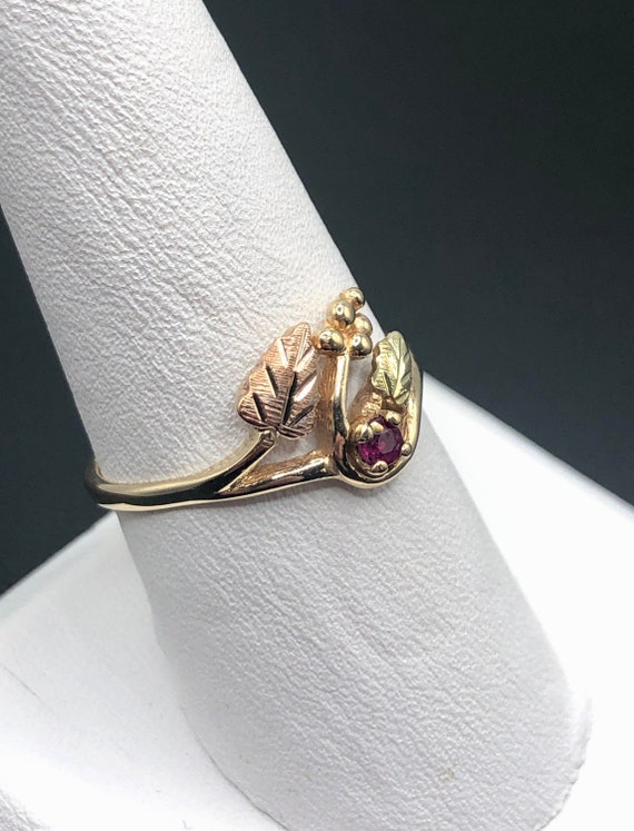Vintage 10K Black Hills Gold and Garnet Ring in G… - image 2