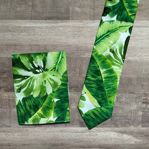 Palm Leaf Tie-Palm Leaf- Floral Tie-Palm-Green Tie-Green Skinny Tie-Skinny Tie-Free Shipping-Ships Free