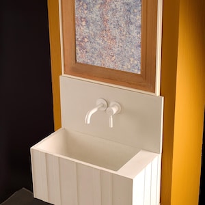 Lavabo mural en béton blanc cassé fait main avec dosseret