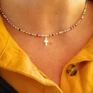 SILVER AND CRYSTAL NECKLACE