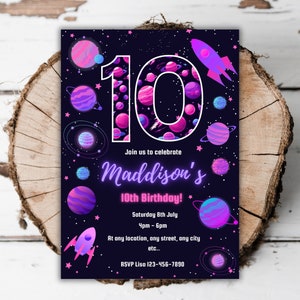 印刷可能な光る宇宙ピンクの誕生日パーティー招待状ネオン宇宙編集可能なテンプレート女の子10歳の誕生日宇宙回転Ten evite A3